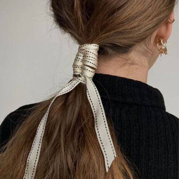 Chanel ribbon - Picture 1 of 5